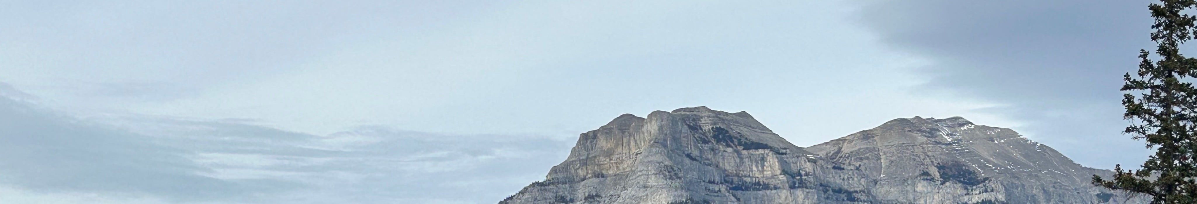 A picture of the Rocky mountains in Alberta Canada